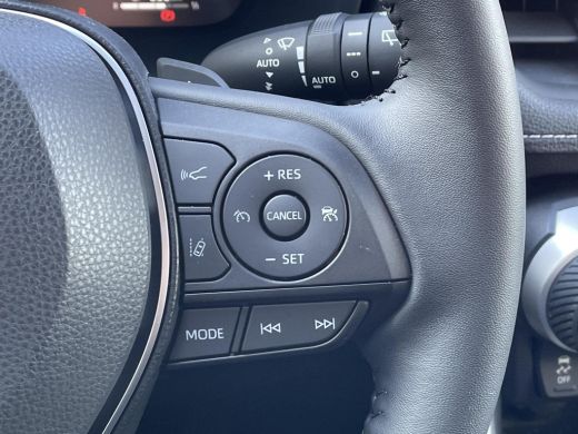 Toyota RAV4 2.5 Hybrid Executive **DODE HOEK DETECTIE/ LEDEREN BEKLEDING/ PARKEERSENSOREN** ActivLease financial lease