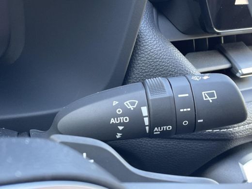 Toyota RAV4 2.5 Hybrid Executive **DODE HOEK DETECTIE/ LEDEREN BEKLEDING/ PARKEERSENSOREN** ActivLease financial lease