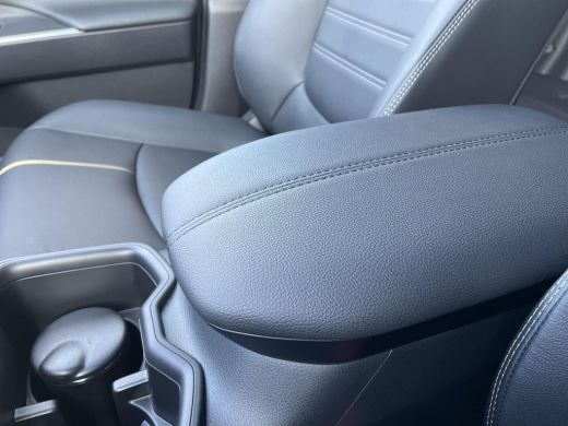 Toyota RAV4 2.5 Hybrid Executive **DODE HOEK DETECTIE/ LEDEREN BEKLEDING/ PARKEERSENSOREN** ActivLease financial lease