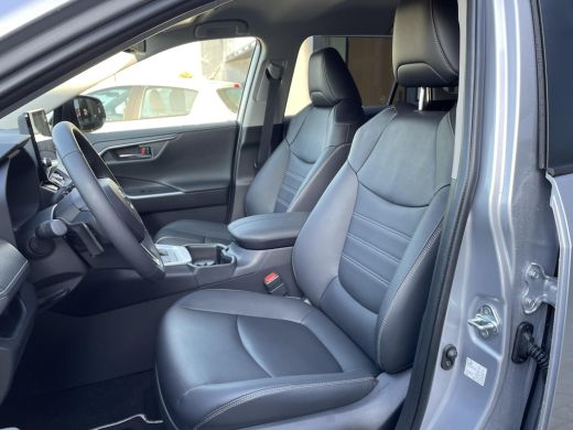 Toyota RAV4 2.5 Hybrid Executive **DODE HOEK DETECTIE/ LEDEREN BEKLEDING/ PARKEERSENSOREN** ActivLease financial lease
