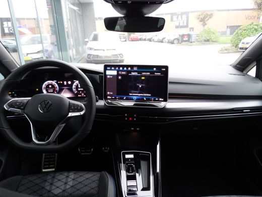Volkswagen GOLF Variant Volkswagen R-Line Edition | Inclusief €2000,- inruilvoordeel Inclusief €2000,- inruilvoordeel | '... ActivLease financial lease