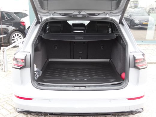 Volkswagen GOLF Variant Volkswagen R-Line Edition | Inclusief €2000,- inruilvoordeel Inclusief €2000,- inruilvoordeel | '... ActivLease financial lease