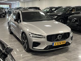 Volvo  V60 T6 AWD Recharge Plus Dark Long Range | Schuifdak | Adaptieve Cruise Control | Stoelverwarming voo...