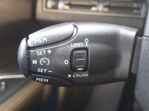 Peugeot 3008 1.2 PureTech Allure | Leder | Navigatie | Cruise Control ActivLease financial lease