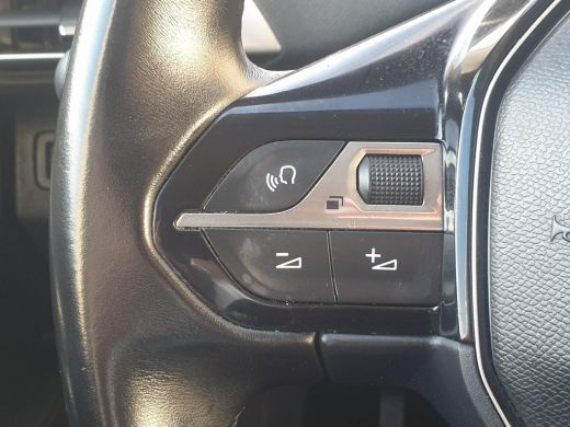 Peugeot 3008 1.2 PureTech Allure | Leder | Navigatie | Cruise Control ActivLease financial lease
