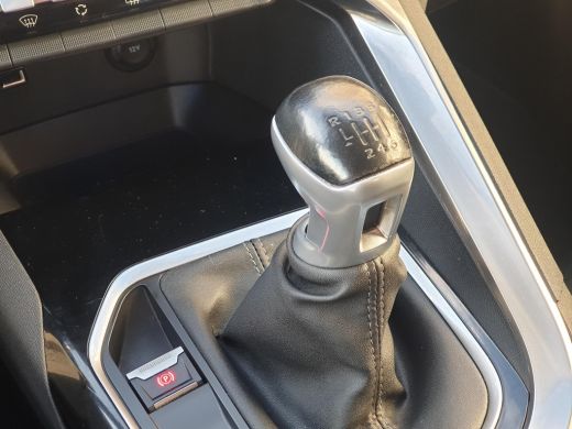 Peugeot 3008 1.2 PureTech Allure | Leder | Navigatie | Cruise Control ActivLease financial lease