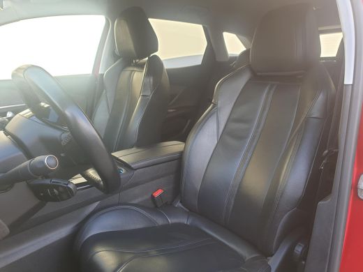 Peugeot 3008 1.2 PureTech Allure | Leder | Navigatie | Cruise Control ActivLease financial lease