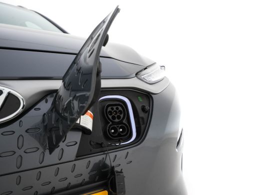 Hyundai KONA EV Fashion 64 kWh (INCL-BTW) Aut.*KRELL-AUDIO | HEAD-UP | NAVI-FULLMAP | KEYLESS | SHIFT-PADDLES ... ActivLease financial lease
