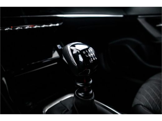 Peugeot 2008 1.2 PureTech 100 Allure Fabrieksgarantie, Apple carplay, Navigatie, ActivLease financial lease