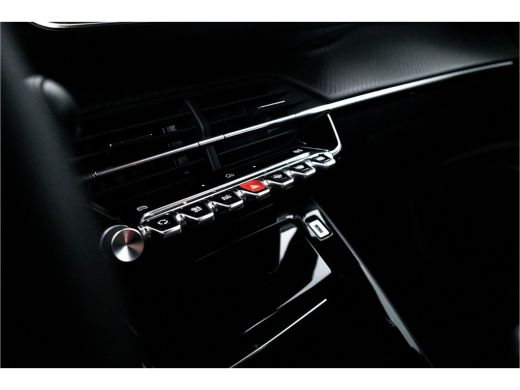 Peugeot 2008 1.2 PureTech 100 Allure Fabrieksgarantie, Apple carplay, Navigatie, ActivLease financial lease