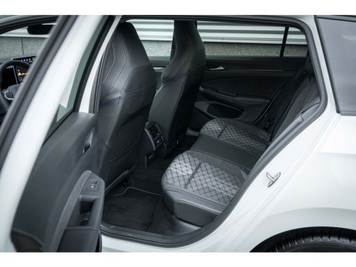 Volkswagen GOLF Variant Volkswagen R-Line Edition | Inclusief €2000,- inruilvoordeel Inclusief €2000,- inruilvoordeel | '... ActivLease financial lease