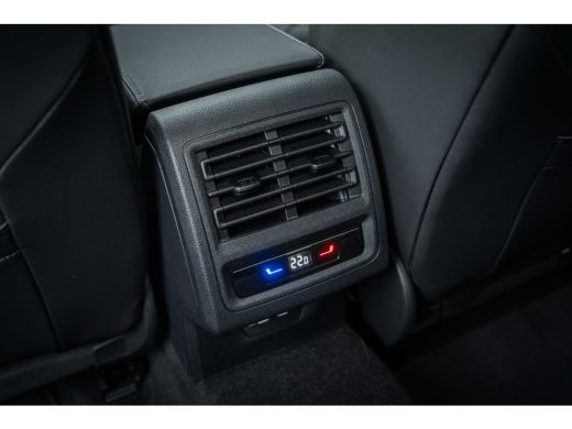 Volkswagen GOLF Variant Volkswagen R-Line Edition | Inclusief €2000,- inruilvoordeel Inclusief €2000,- inruilvoordeel | '... ActivLease financial lease