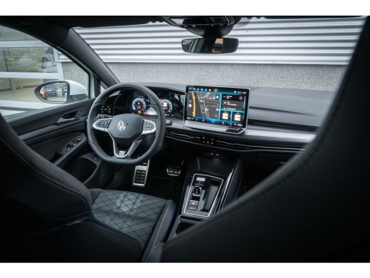 Volkswagen GOLF Variant Volkswagen R-Line Edition | Inclusief €2000,- inruilvoordeel Inclusief €2000,- inruilvoordeel | '... ActivLease financial lease