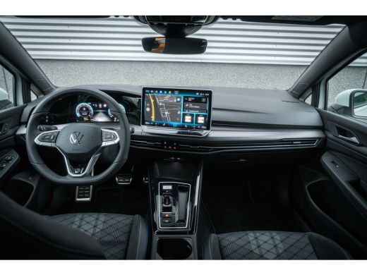 Volkswagen GOLF Variant Volkswagen R-Line Edition | Inclusief €2000,- inruilvoordeel Inclusief €2000,- inruilvoordeel | '... ActivLease financial lease