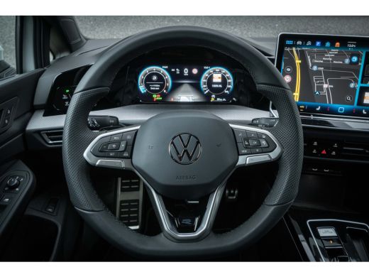 Volkswagen GOLF Variant Volkswagen R-Line Edition | Inclusief €2000,- inruilvoordeel Inclusief €2000,- inruilvoordeel | '... ActivLease financial lease