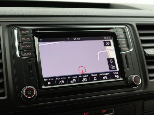 Volkswagen Transporter 2.0 TDI 204 PK DSG + LEDER / APPLE CARPLAY / 2500 KG TREKHAAK / CAMERA / STANDKACHEL ActivLease financial lease