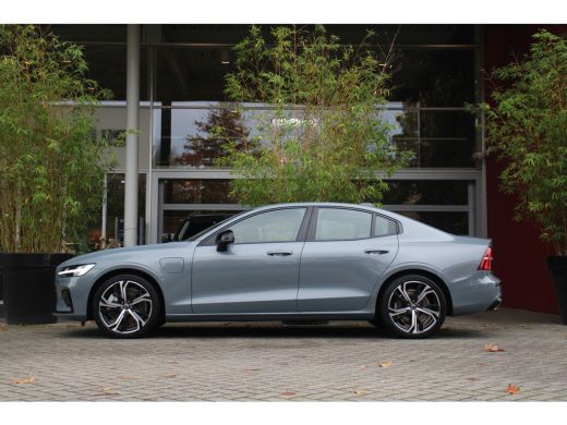 Volvo  S60 Recharge T6 AWD 350pk Plus Dark | Adaptive Cruise | BLIS | Camera | Memory Seats | Stuur/stoelver... ActivLease financial lease