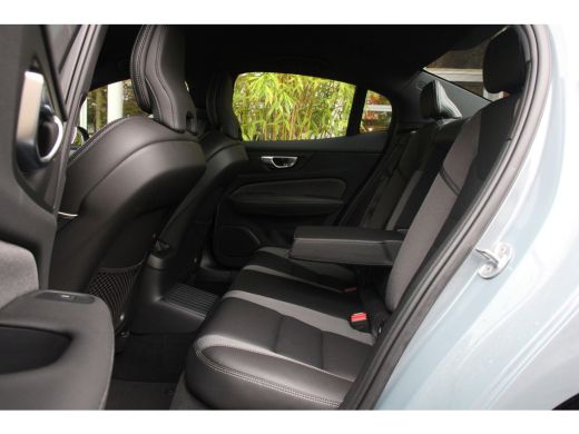 Volvo  S60 Recharge T6 AWD 350pk Plus Dark | Adaptive Cruise | BLIS | Camera | Memory Seats | Stuur/stoelver... ActivLease financial lease