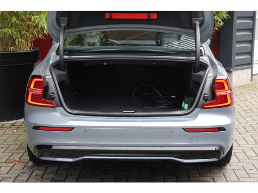 Volvo  S60 Recharge T6 AWD 350pk Plus Dark | Adaptive Cruise | BLIS | Camera | Memory Seats | Stuur/stoelver... ActivLease financial lease