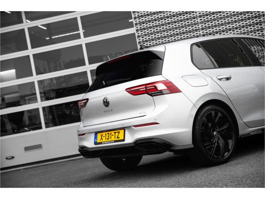 Volkswagen Golf 1.5 eTSI R-Line Business 150pk DSG | Black Style | Camera | HUD | Stoelverwarming ActivLease financial lease