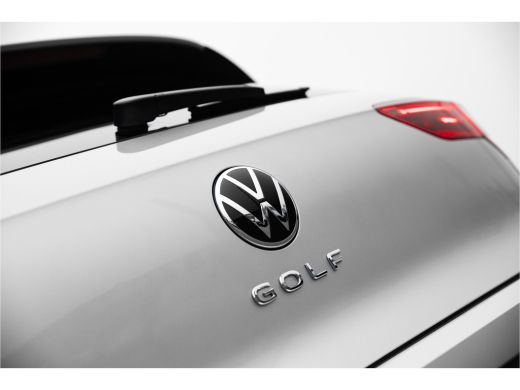 Volkswagen Golf 1.5 eTSI R-Line Business 150pk DSG | Black Style | Camera | HUD | Stoelverwarming ActivLease financial lease