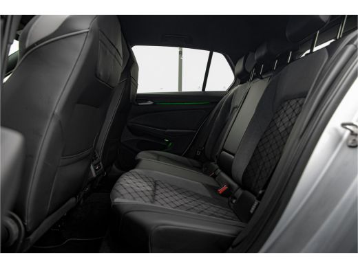 Volkswagen Golf 1.5 eTSI R-Line Business 150pk DSG | Black Style | Camera | HUD | Stoelverwarming ActivLease financial lease