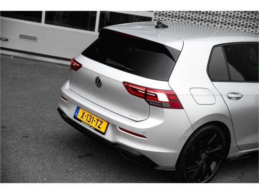 Volkswagen Golf 1.5 eTSI R-Line Business 150pk DSG | Black Style | Camera | HUD | Stoelverwarming ActivLease financial lease