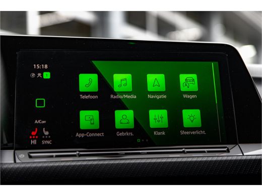 Volkswagen Golf 1.5 eTSI R-Line Business 150pk DSG | Black Style | Camera | HUD | Stoelverwarming ActivLease financial lease