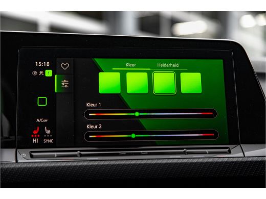 Volkswagen Golf 1.5 eTSI R-Line Business 150pk DSG | Black Style | Camera | HUD | Stoelverwarming ActivLease financial lease
