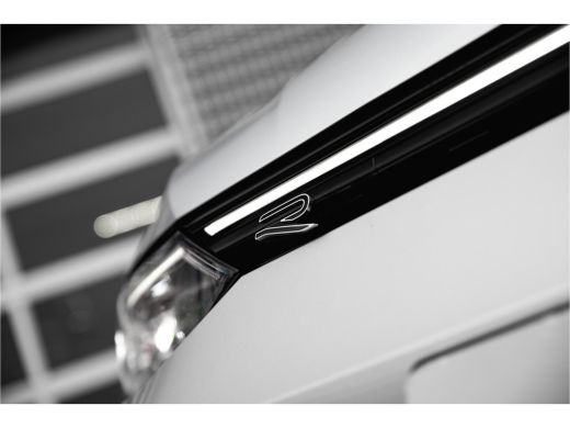 Volkswagen Golf 1.5 eTSI R-Line Business 150pk DSG | Black Style | Camera | HUD | Stoelverwarming ActivLease financial lease