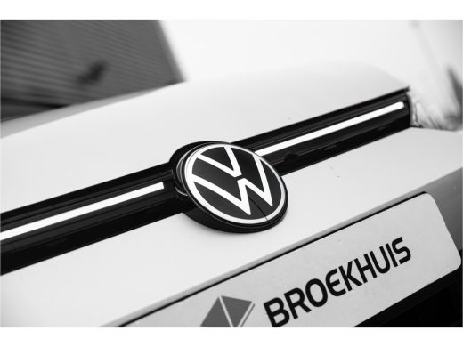 Volkswagen Golf 1.5 eTSI R-Line Business 150pk DSG | Black Style | Camera | HUD | Stoelverwarming ActivLease financial lease