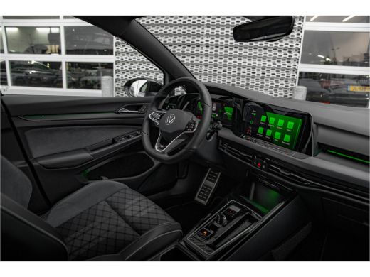 Volkswagen Golf 1.5 eTSI R-Line Business 150pk DSG | Black Style | Camera | HUD | Stoelverwarming ActivLease financial lease