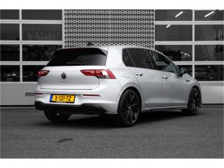 Volkswagen Golf 1.5 eTSI R-Line Business 150pk DSG | Black Style | Camera | HUD | Stoelverwarming