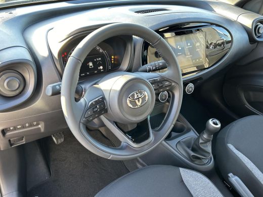 Toyota Aygo X 1.0 VVT-i MT Play **APPLE CARPLAY/ PARKEERCAMERA/ GARANTIE** ActivLease financial lease