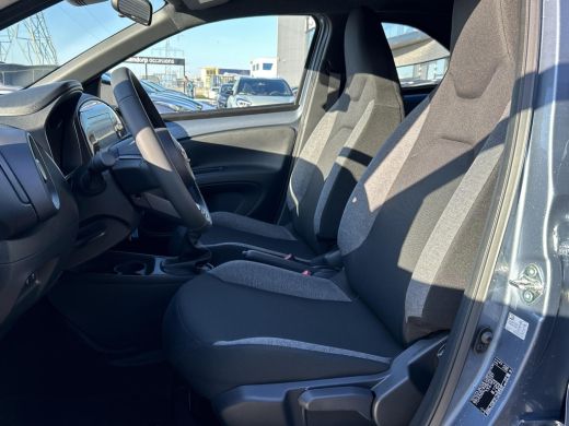 Toyota Aygo X 1.0 VVT-i MT Play **APPLE CARPLAY/ PARKEERCAMERA/ GARANTIE** ActivLease financial lease