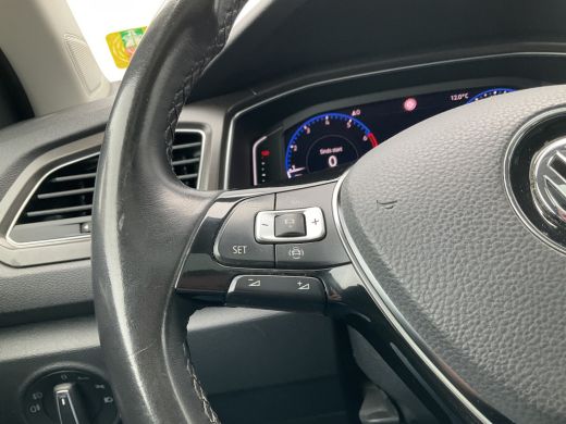 Volkswagen T-Roc 1.5 TSI Style Automaat Pano.dak Adap.Cruise Trekhaak Digitaal Vol Opties! ActivLease financial lease