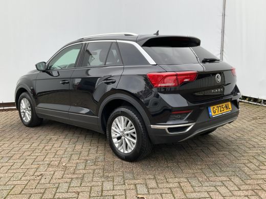 Volkswagen T-Roc 1.5 TSI Style Automaat Pano.dak Adap.Cruise Trekhaak Digitaal Vol Opties! ActivLease financial lease