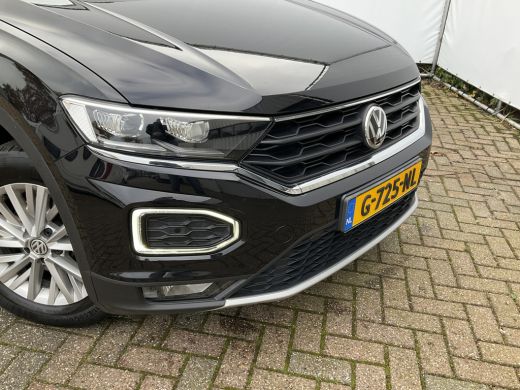 Volkswagen T-Roc 1.5 TSI Style Automaat Pano.dak Adap.Cruise Trekhaak Digitaal Vol Opties! ActivLease financial lease