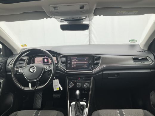 Volkswagen T-Roc 1.5 TSI Style Automaat Pano.dak Adap.Cruise Trekhaak Digitaal Vol Opties! ActivLease financial lease