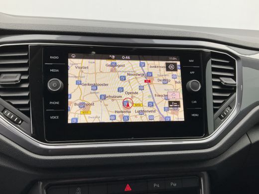 Volkswagen T-Roc 1.5 TSI Automaat R-Line Navi Camera Stoelverw. Digitaal Business R ActivLease financial lease