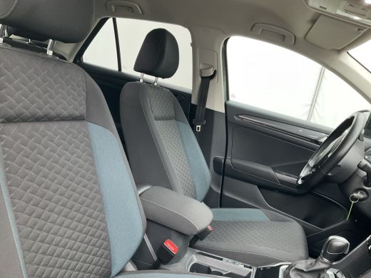 Volkswagen T-Roc 1.5 TSI Automaat R-Line Navi Camera Stoelverw. Digitaal Business R ActivLease financial lease