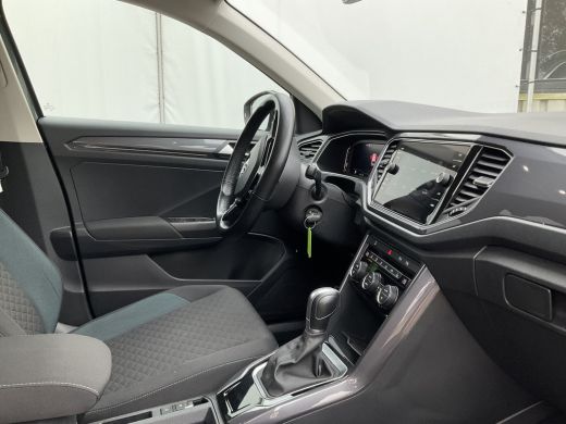 Volkswagen T-Roc 1.5 TSI Automaat R-Line Navi Camera Stoelverw. Digitaal Business R ActivLease financial lease