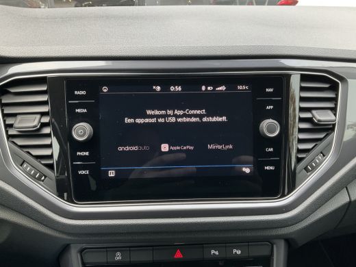 Volkswagen T-Roc 1.5 TSI Automaat R-Line Navi Camera Stoelverw. Digitaal Business R ActivLease financial lease