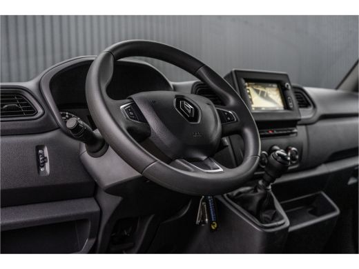 Renault Master 2.3 dCi L2H2 | Euro 6 | 136 PK | Cruise | Airco | Navigatie | LED ActivLease financial lease