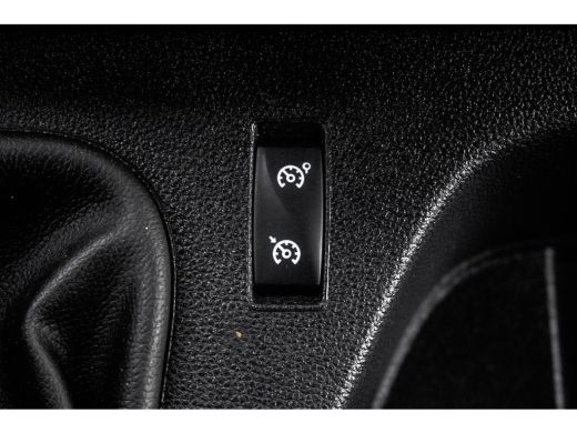 Renault Master 2.3 dCi L2H2 | Euro 6 | 136 PK | Cruise | Airco | Navigatie | LED ActivLease financial lease