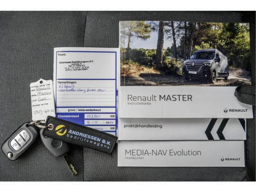 Renault Master 2.3 dCi L2H2 | Euro 6 | 136 PK | Cruise | Airco | Navigatie | LED ActivLease financial lease