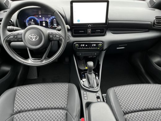 Toyota Yaris 1.5 Hybrid 130 Executive | Demonstratie auto | Night sky black metallic | ActivLease financial lease