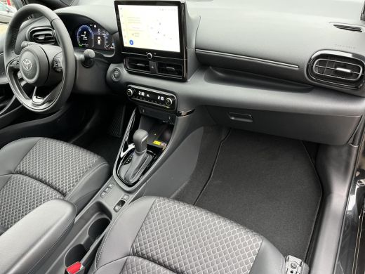 Toyota Yaris 1.5 Hybrid 130 Executive | Demonstratie auto | Night sky black metallic | ActivLease financial lease