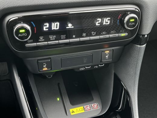 Toyota Yaris 1.5 Hybrid 130 Executive | Demonstratie auto | Night sky black metallic | ActivLease financial lease