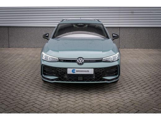 Volkswagen Passat Variant Volkswagen R-Line Edition | Inclusief € 2000,- inruilvoordeel Inclusief € 2000,- inruilvo... ActivLease financial lease